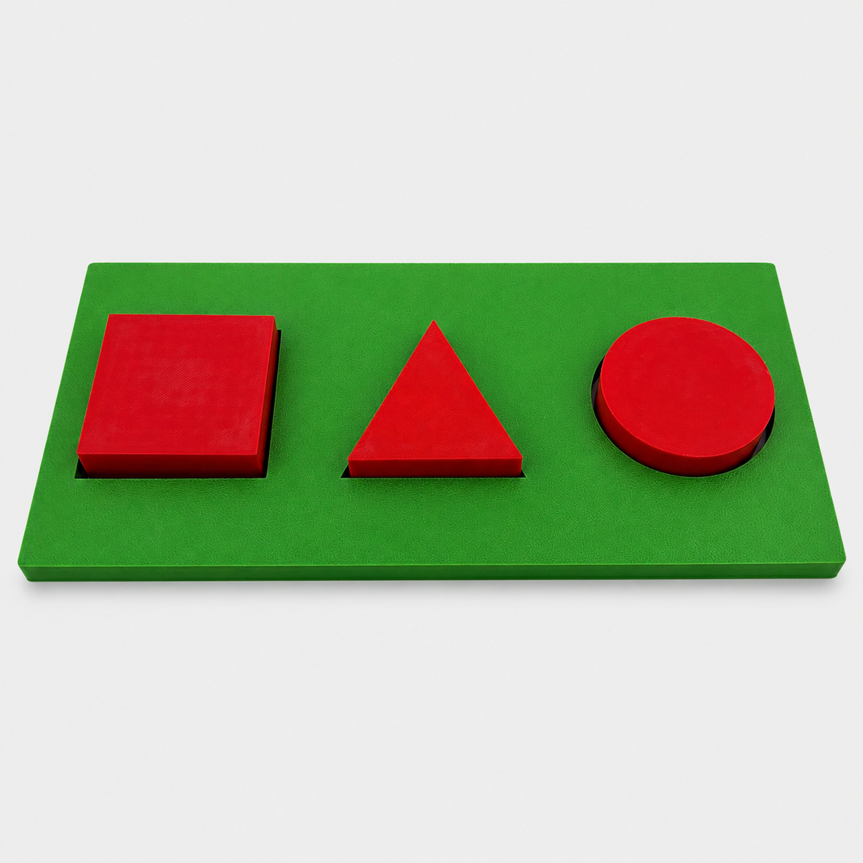 Tablero Brunet-Lézine verde con 3 figuras rojas pasantes cuadrado triángulo círculo PLA evaluación infantil | Brunet-Lezine green board 3 red pass-through shapes square triangle circle
PLA infant assessment