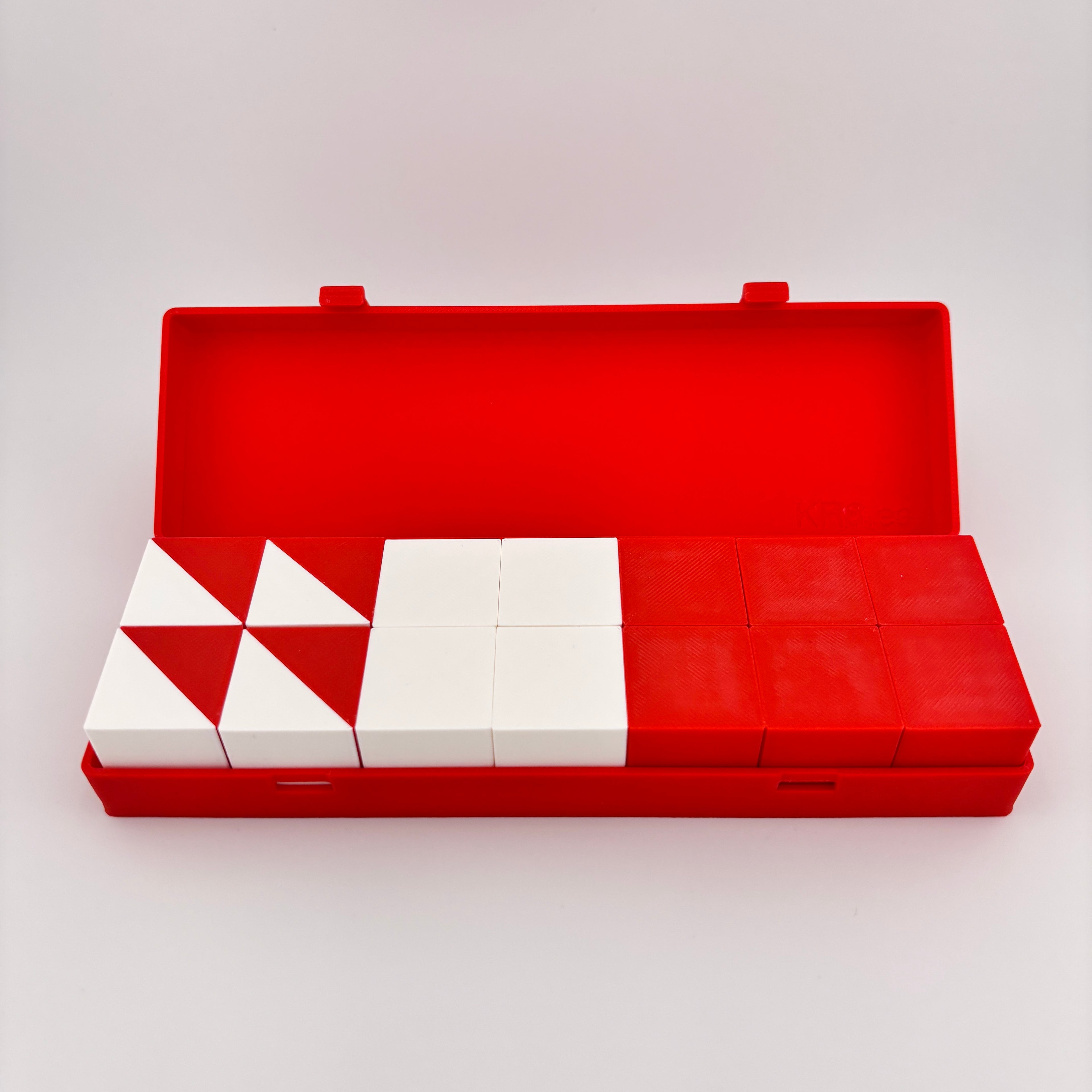 Psicologo evaluando niño preescolar con cubos WPPSI subprueba diseno WPPSI-IV. Psychologist child preschool WPPSI block design subtest clinical assessment use