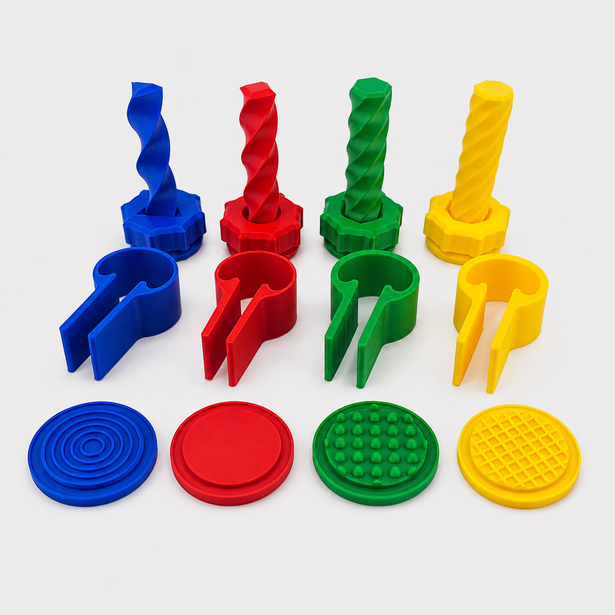 Kit motricidad fina y discriminación táctil Cubes IQ 12 piezas PLA postes tuercas pinzas discos 4 colores | Fine motor tactile discrimination kit 12 PLA pieces pegs nuts clips textured discs 4 colors
rehabilitation